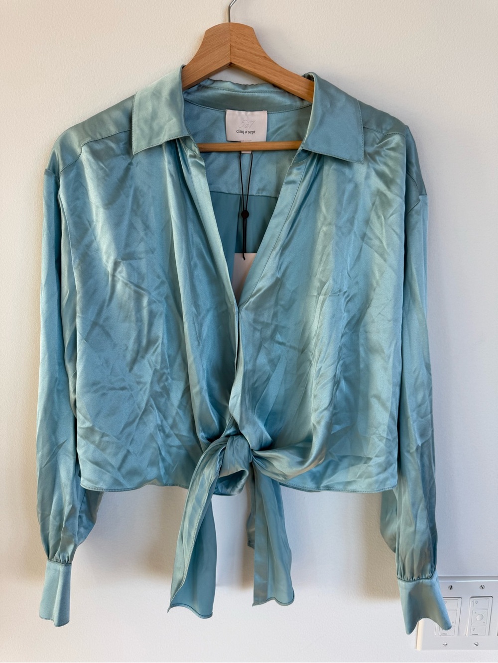 NWT Cinq a Sept 100% Silk Marina Top in Morning Sky sz M